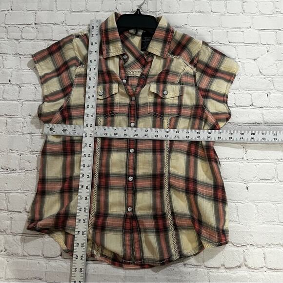 Women’s Harley Davidson button-down - Picture 7 of 8